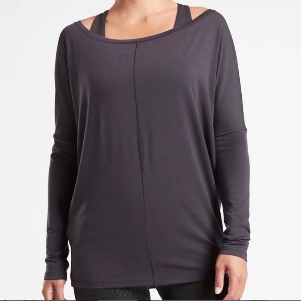Athleta Top Flow Essence Top